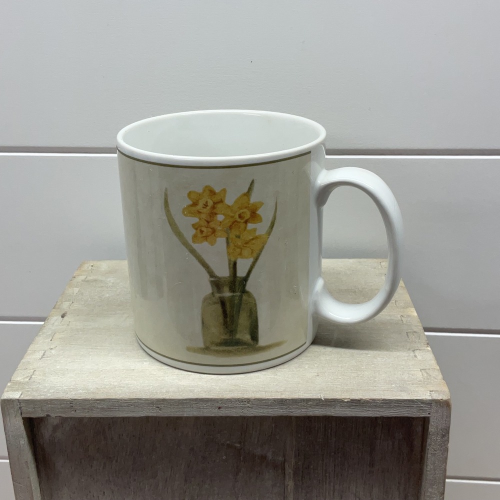 Sakura Oneida Bud Vases Daffodil Mug by Cheri Blum Stoneware Floral Coffee Cup
